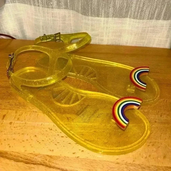 NEW Katy Perry Rainbow Jelly Sandals Yellow Sz 5 - Picture 3 of 7